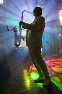 Alexandre Adler, saxophoniste professionnel pour l'animation de vos soirées, cocktails, mariages, événements...